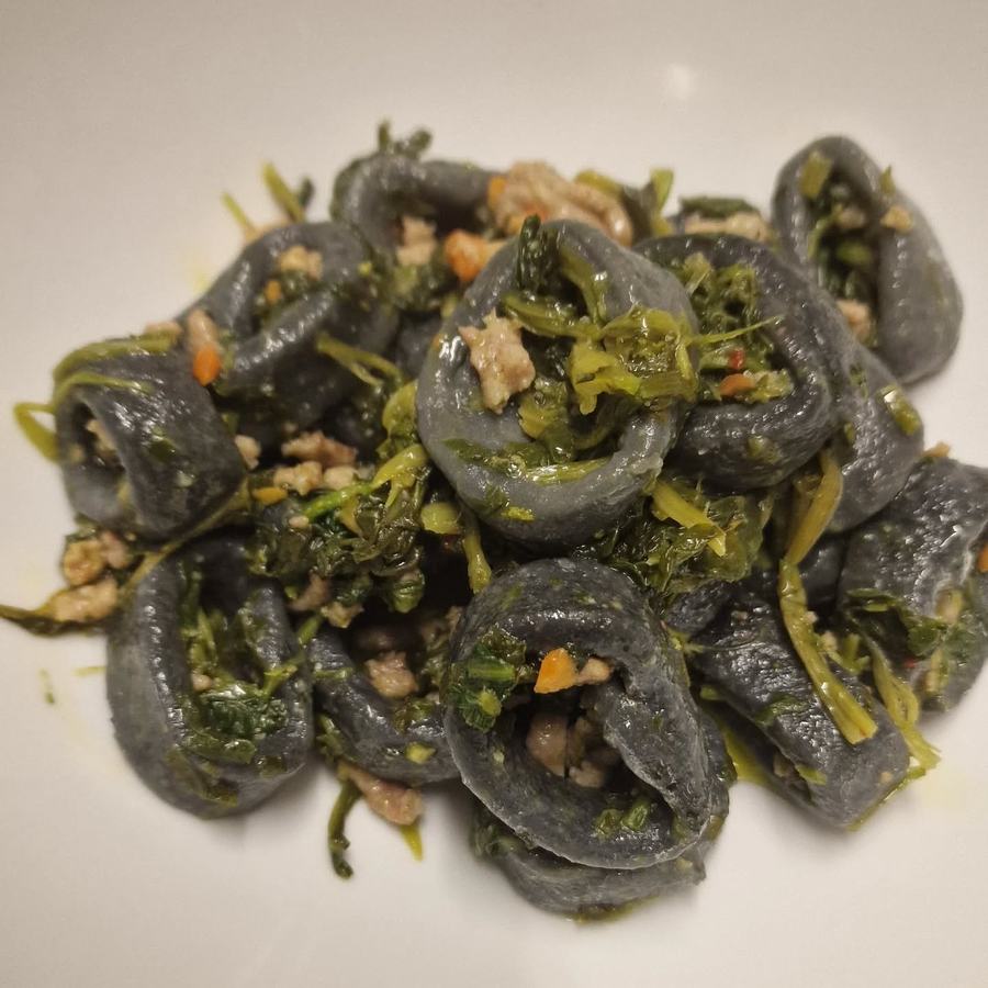 Anellini al carbone vegetale