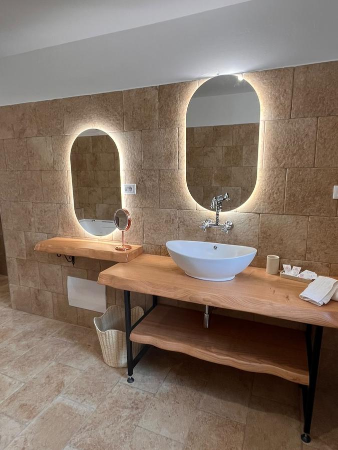Bagno con doppio lavabo